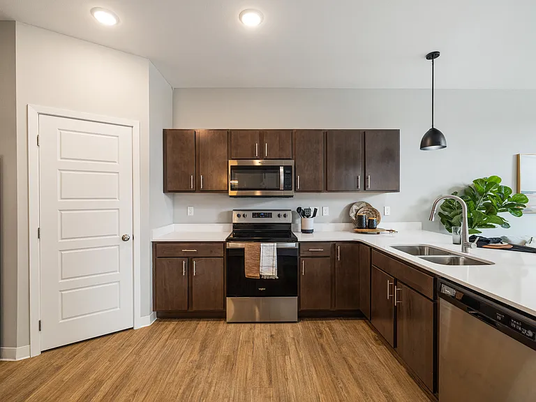 EagleRidge Plaza Residences — Photo 16