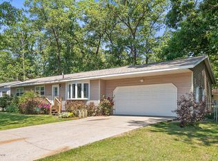 1556 Dykstra Rd, Muskegon, MI 49445