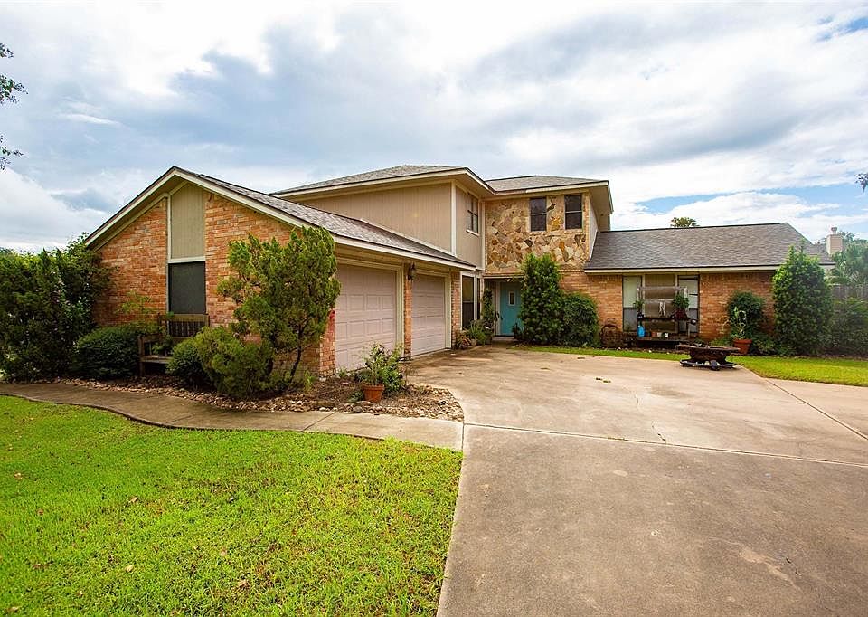 1st image of 219 Forest Park Dr