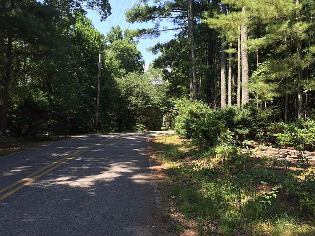 1st image of 512 Lakeshore Dr