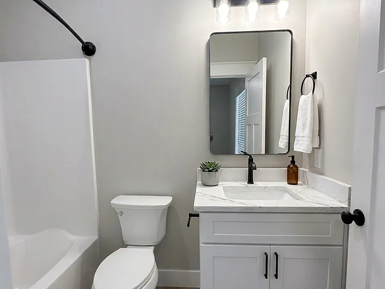 817 N College Ave #1 — Photo 9