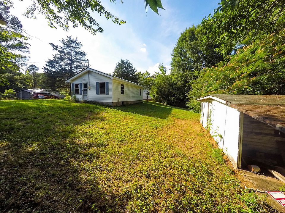 1st image of 1107 Putnam Dr SE