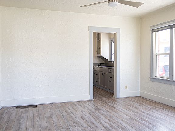 3rd image of 130 W Arroyo St