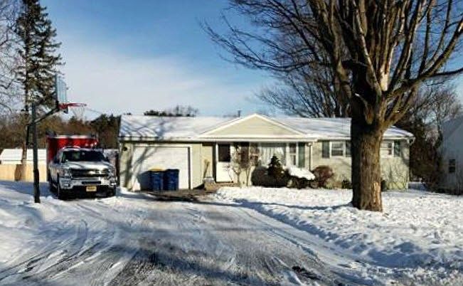 1st image of 208 Broadmoor Dr