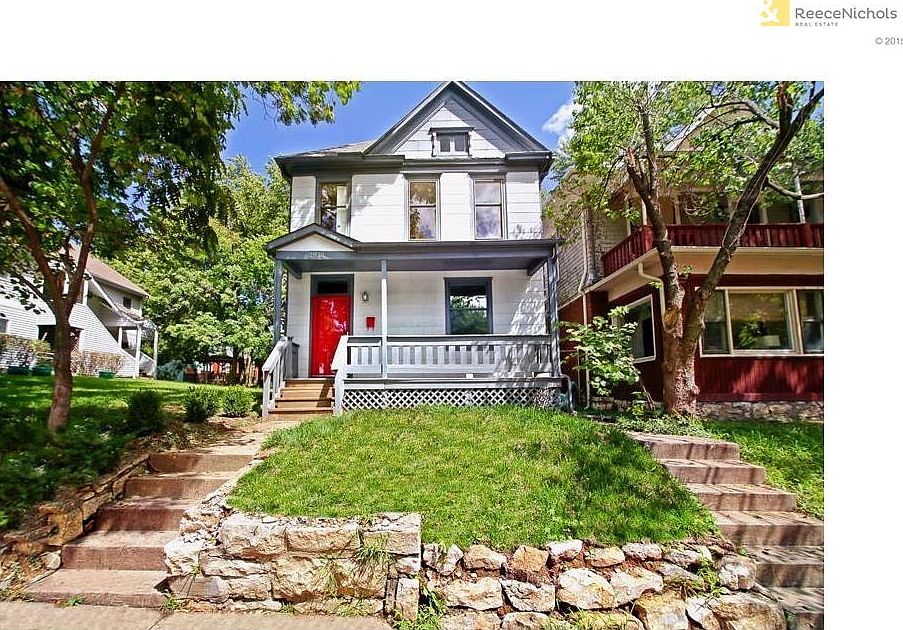 Close to UMKC Dental & Medical Schools, Mercy and Truman Medical Centers, Westport and Downtown. Award winning elementary school just down the street. Great nearby restaurants.