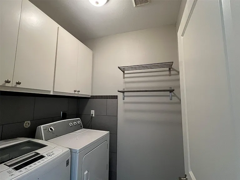 2314 Camden Dr — Photo 25