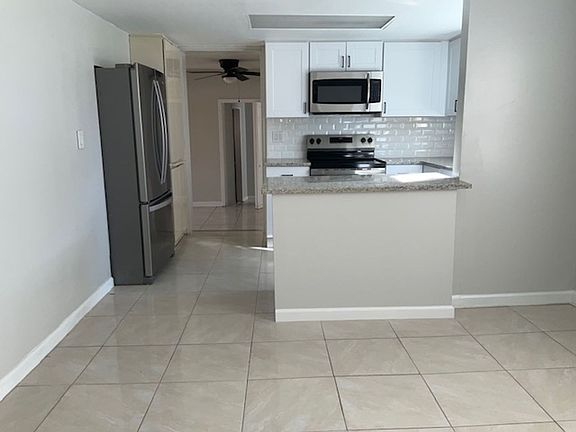 4th image of 2431 S Brown Ave Unit A