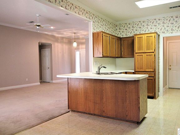 5th image of 114 Stephanie Dr