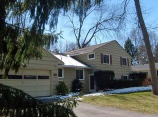 1575 Blossom Rd, Rochester, NY 14610