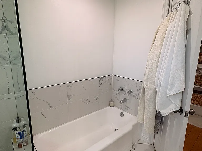 11646 Chenault St #25 — Photo 23