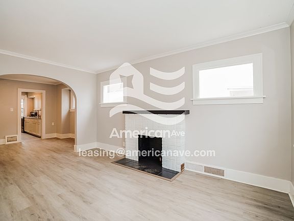 673780_005_wm_-_living_room_13544205.jpg