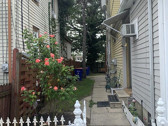 3rd image of 228 N 2nd St
