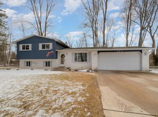 905 Sylvan Ln, Midland, MI 48640