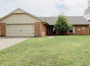10220 Eastlake Dr, Oklahoma City, OK 73162