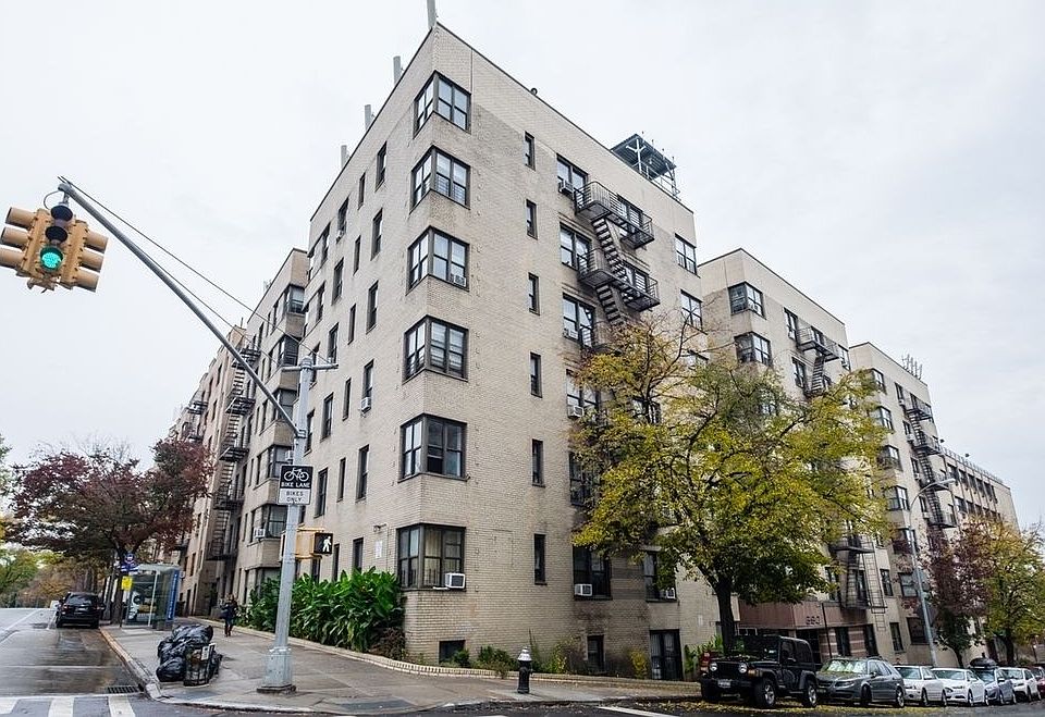 2nd image of 690 Fort Washington Ave APT 3G
