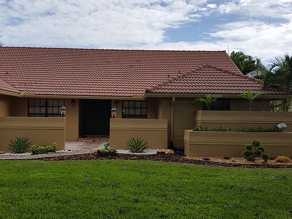 2nd image of 11005 SW 1st Ct