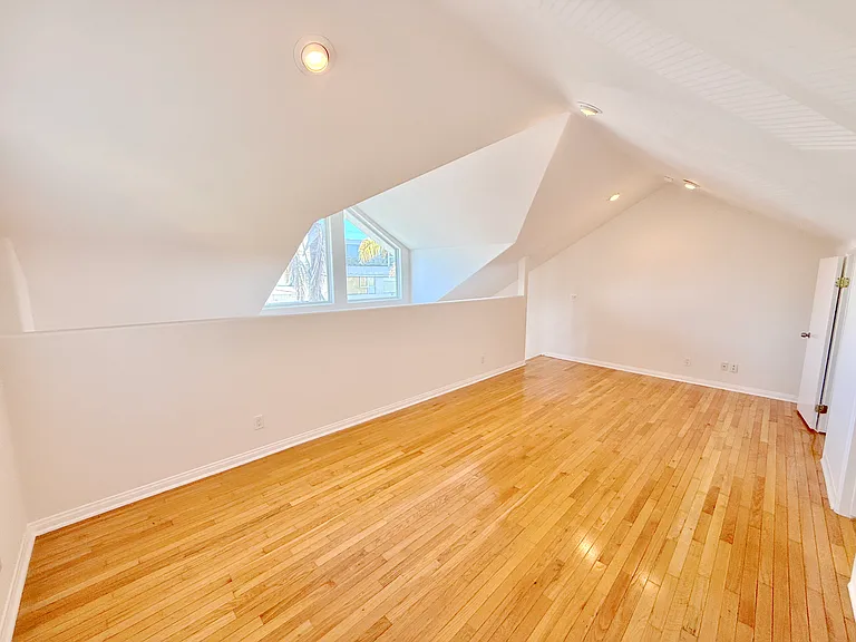 1306 Electric Ave — Photo 10