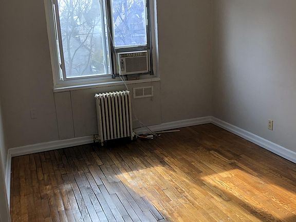 4th image of 538 Hadley Ave APT 3