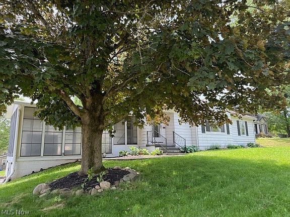 2nd image of 330 E Washington St