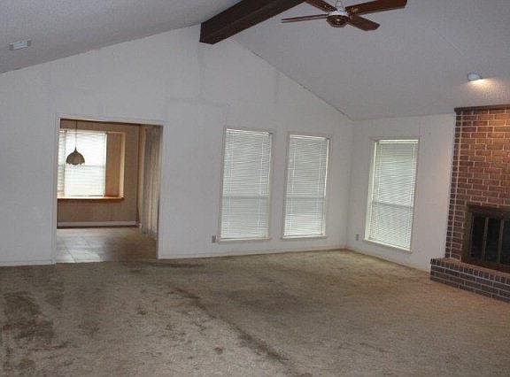 3rd image of 310 Teakwood Dr