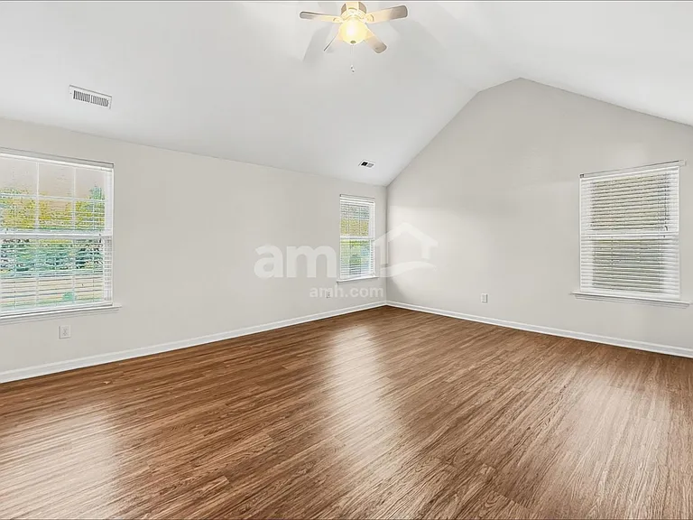 1010 Golden Crest Dr — Photo 13