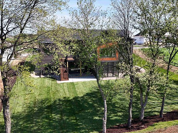 2nd image of 1300 Moll Dr