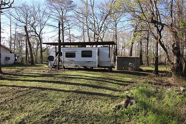 1st image of 327 Pecan Dr