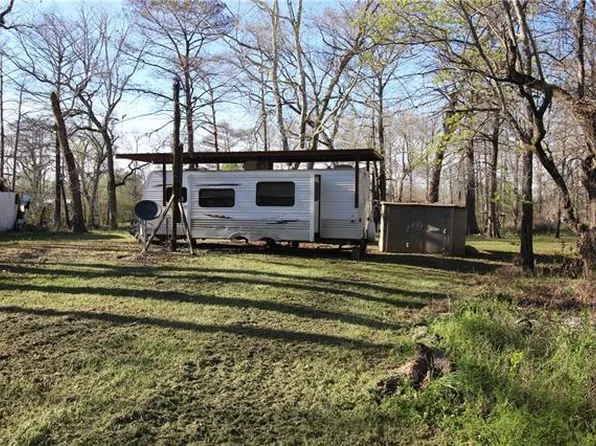 327 Pecan Dr, Marksville, LA 71351