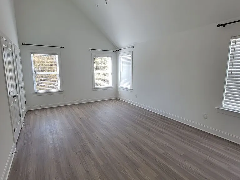111 Pearl St — Photo 21