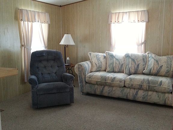 3rd image of 21 Lake Griffin Dr