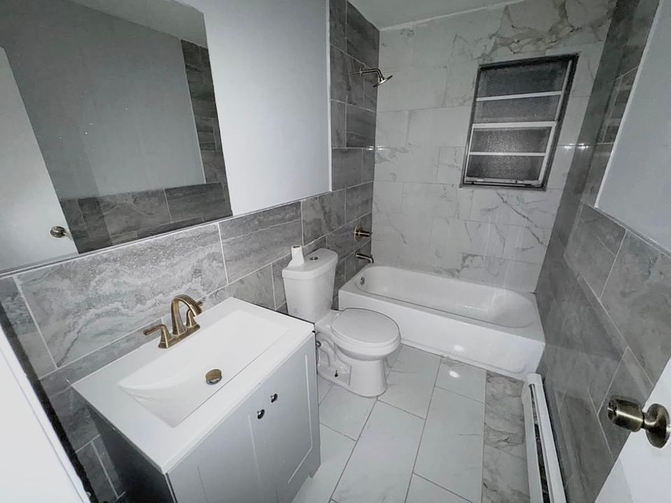1st image of 52 W Stratford Pl Unit A3
