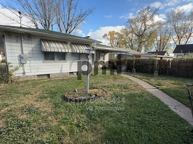2613 Louise St — Photo 2