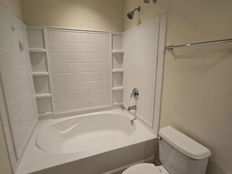 4910 Wyngate Village Dr — Photo 16