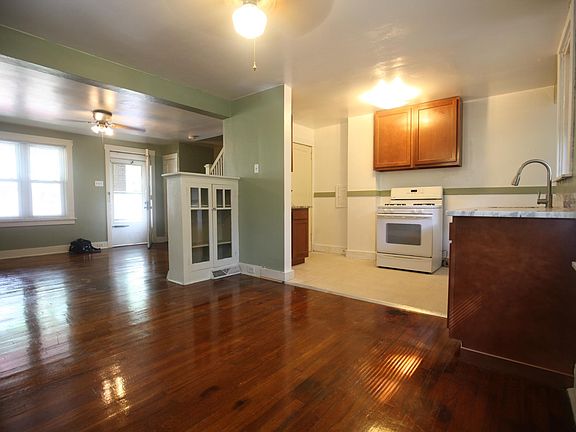 3rd image of 740-742 Shady Dr E