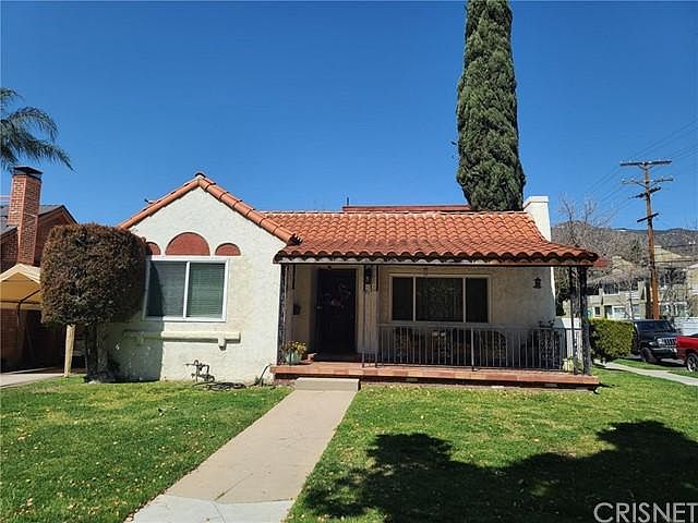 1st image of 701 Palm Dr