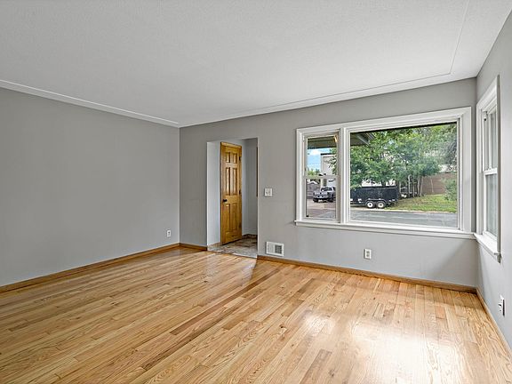 4th image of 3810-3812 3rd St NE
