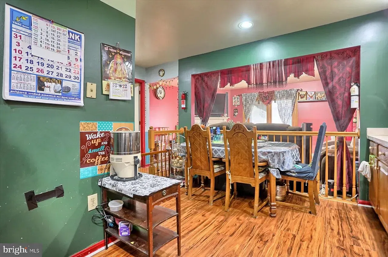 3 bed, 2240 sqft, $2,200 — Photo 4