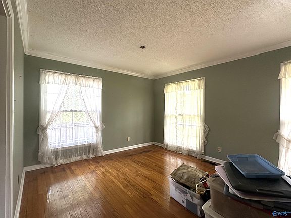 4th image of 1204 8th St SW