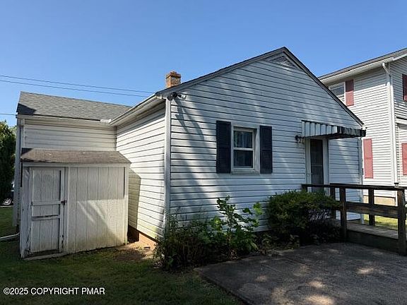 3rd image of 592 N Courtland St