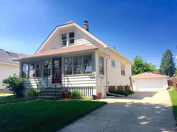 2nd image of 2836 E Van Norman Ave
