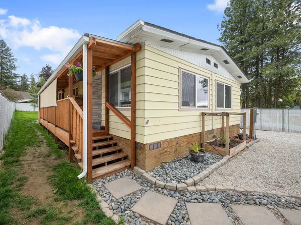 612 N 2nd St, Springdale, WA 99173