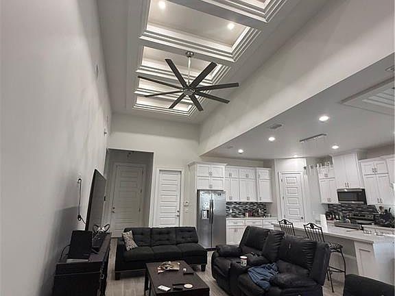 4th image of 4705 N Juniper St
