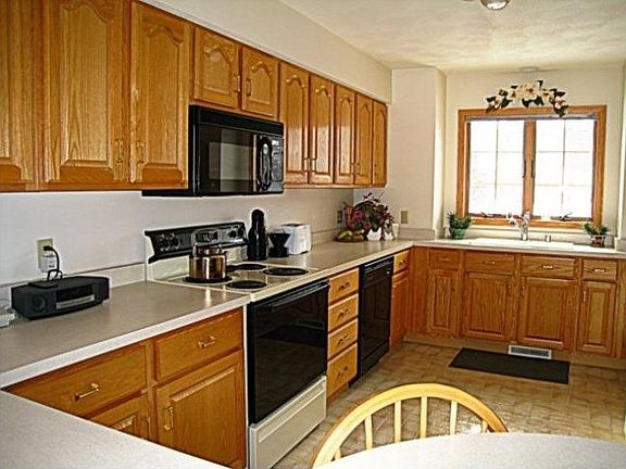 5th image of 29 Village Homes Dr