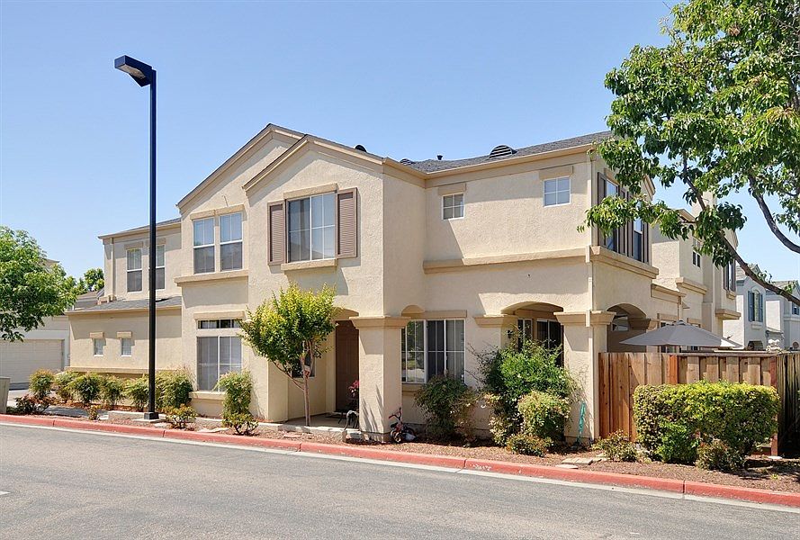 1st image of 822 Basking Ln
