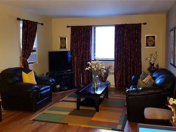 3rd image of 154 Martling Ave APT J4