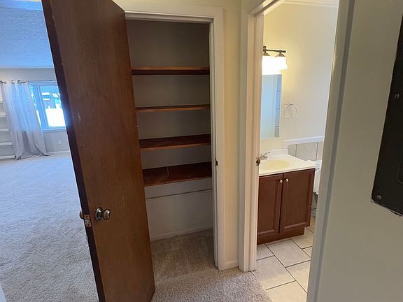 5th image of 8818 Loxley Ln