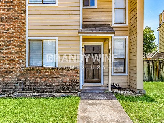 3rd image of 11251 Windtree Dr E