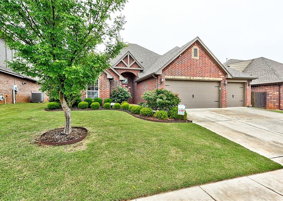1st image of 4008 Vista Dr