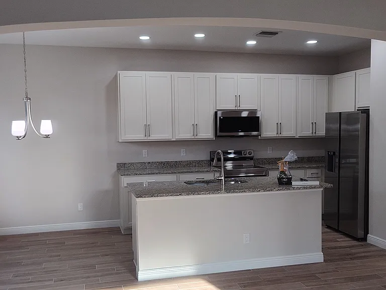 991 Waters Edge Dr — Photo 36