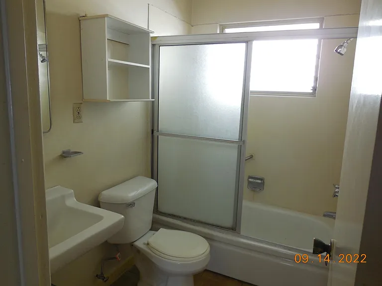 724 S Sycamore Ave #102 — Photo 6